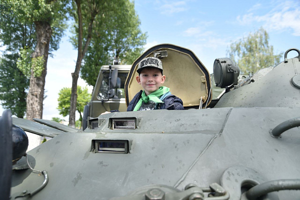 На базе 38 одшбр продолжает работу спортивно-патриотический лагерь 