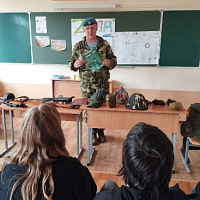 Представители военного комиссариата Гомельской области провели профориентационное мероприятие в школе