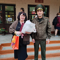 Военнослужащие Вооружённых Сил поздравили учителей с предстоящим праздником