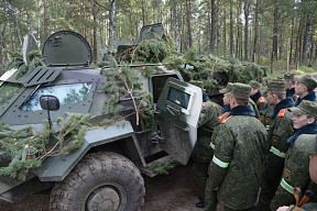 Суворовцы побывали на Борисовском полигоне