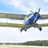 Брестские десантники совершили прыжки с парашютом из самолёта АН-2