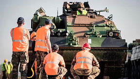 На базу НАТО в Эстонии прибыла французская военная бронетехника