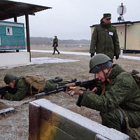 Учатся гвардейцы