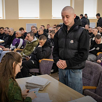Новое пополнение прибывает в соединения и воинские части