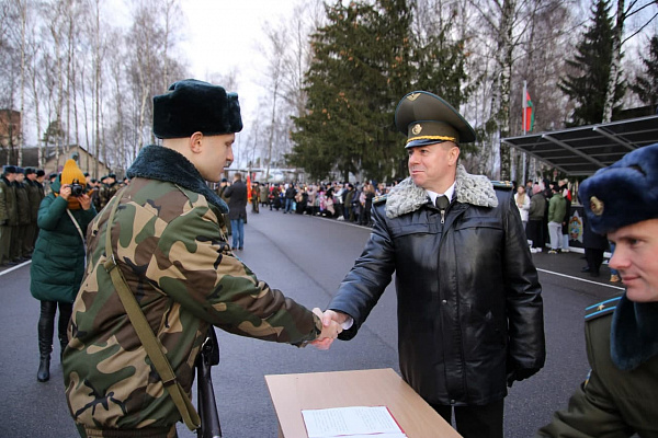 Служите достойно!