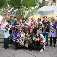 Белорусские женщины принимают поздравления с Днем женщин в Сирии 