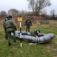 С упором на практику