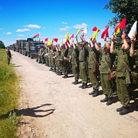 Учатся гвардейцы