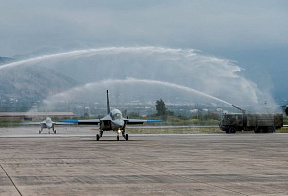 ВВС Греции получили первую пару учебно-тренировочных самолетов М-346