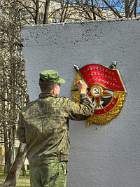 Гвардейцы 120 омбр навели порядок на мемориальном комплексе «Боевой путь гвардейцев»