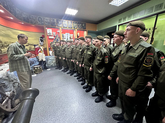 Военнослужащие 72 ОУЦ посетили Борисовский объединённый музей