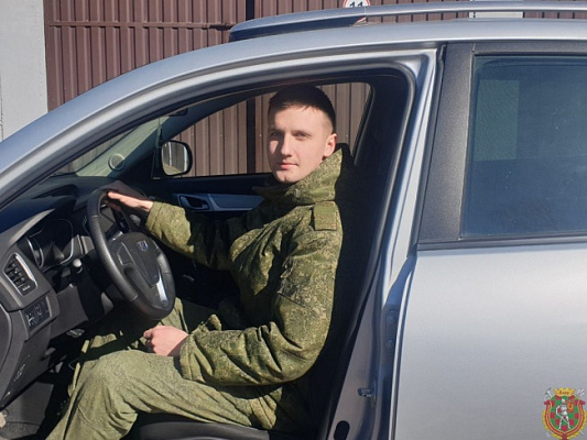 «А дорога серою лентою вьётся…»