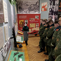 Минские суворовцы в гостях у десантников