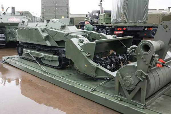 Партию роботов для разминирования «Уран-6» получат ВС РФ