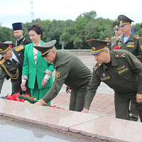 Будут Родине служить и юноши, и девушки