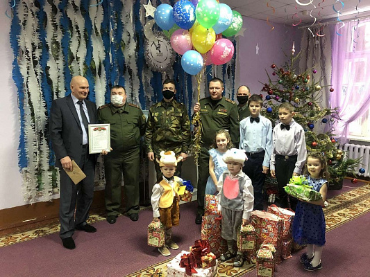 Праздничное настроение от военнослужащих