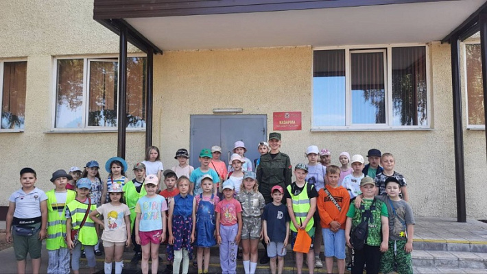 Об армии с интересом