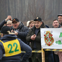 И пером и топором!