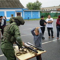Выставка вооружения от слонимских гвардейцев