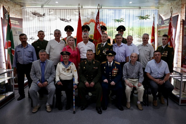 Зачислен почётным солдатом