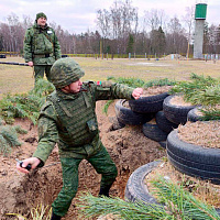 В воинских частях и соединениях продолжаются занятия по боевой подготовке