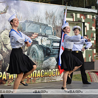 На полигоне под Борисовом состоялся праздничный концерт 