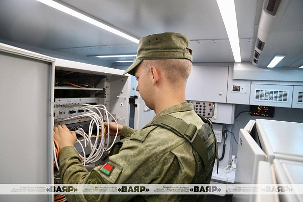 В Вооруженых Силах проводится оперативно-специальное учение войск связи