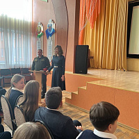 Военные кинологи в гостях у школьников