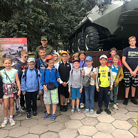 Благодаря военнослужащим процесс знакомства с армией становится увлекательным и интересным