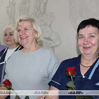 В ЗОК поздравили военнослужащих-женщин и представительниц гражданского персонала с Днём матери