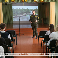 Военнослужащие в гостях у школьников