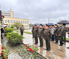 Личный состав инженерных войск почтил память воинов-сапёров