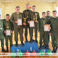 В Гродненском гарнизоне завершился чемпионат войск ЗОК по гиревому спорту