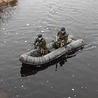 С упором на практику