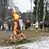 Военнослужащие одной из воинских частей ВВС и войск ПВО устроили детям праздник