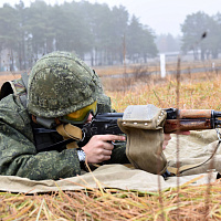 Занятия по огневой подготовке с военнослужащими из числа нового пополнения