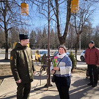 «Подари цветы женщинам»!