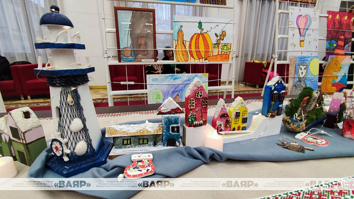 Выставка работ детской студии изобразительного и декоративно-прикладного искусства «Маяк»