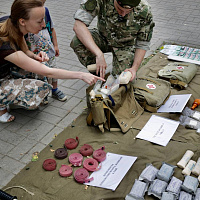 Выставка военно-медицинского института в сквере Мулявина