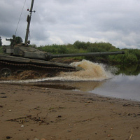 Курсанты Военной академии Беларуси преодолели водную преграду на танках Т-72Б