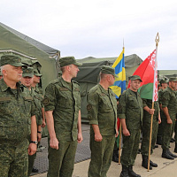 На Ашулуке подняли Государственные флаги Беларуси и России