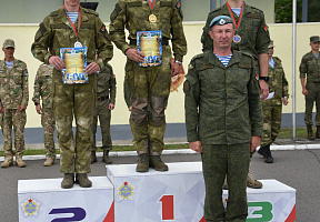 Завершился открытый чемпионат Вооружённых Сил по военно-прикладному парашютному многоборью