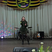 С песней и служить веселее