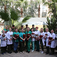 Белорусские женщины принимают поздравления с Днем женщин в Сирии 