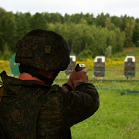 Занятия по огневой подготовке с военнослужащими Минской военной комендатуры