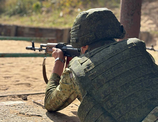 Курсанты военного факультета в ГрГУ имени Янки Купалы выполнили упражнение учебных стрельб