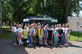 Учащиеся средней школы № 27 имени В.В. Юртова г. Гродно посетили 557-ю инженерную бригаду