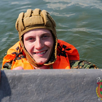 С неба — на воду!