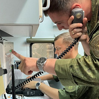 Продолжают выполнять задачи