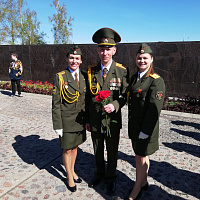 С праздником!